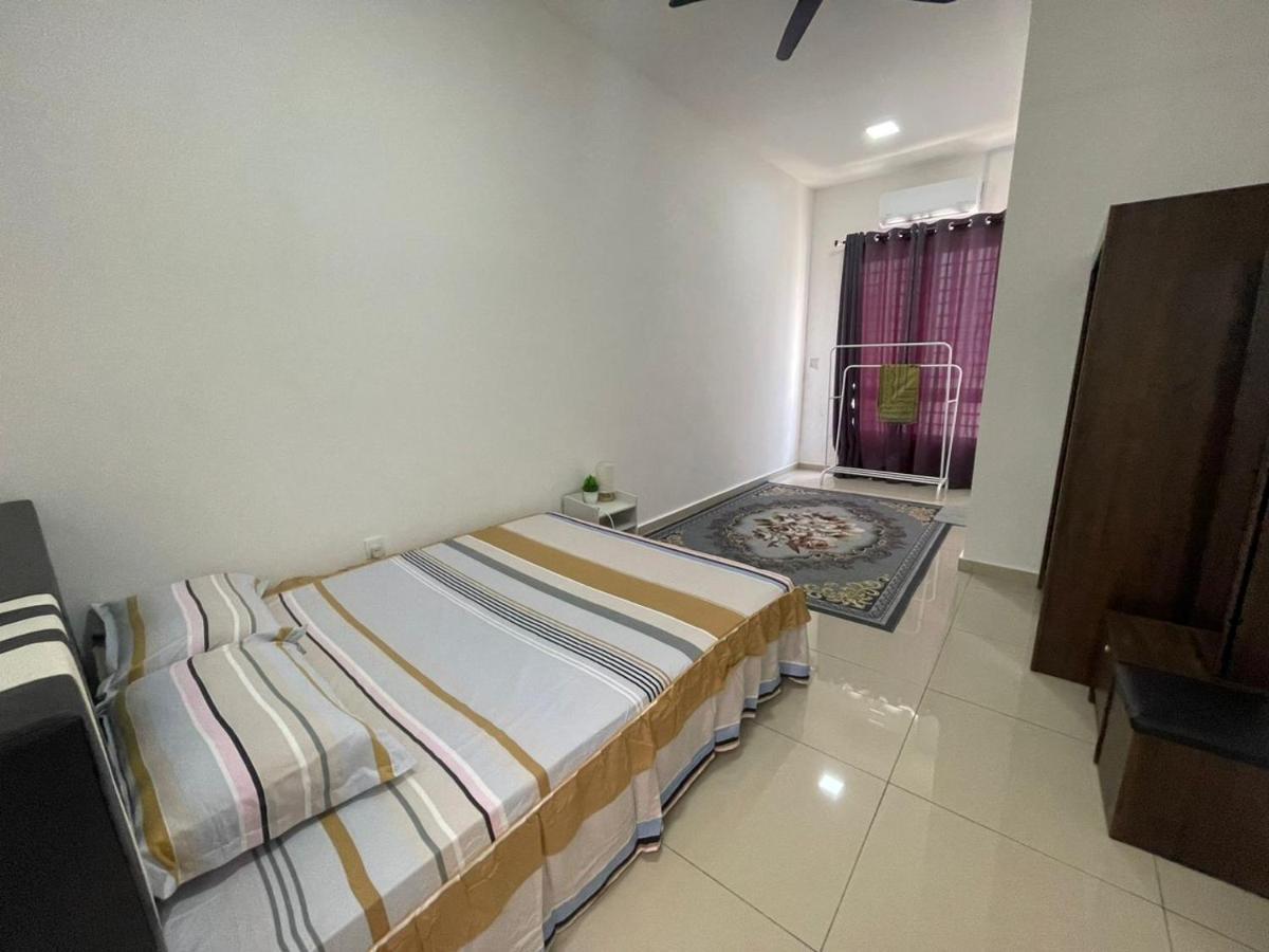 Safiyya Homestay Kluang Eksteriør billede