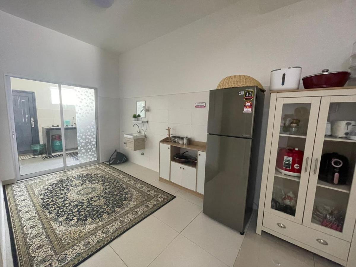 Safiyya Homestay Kluang Eksteriør billede