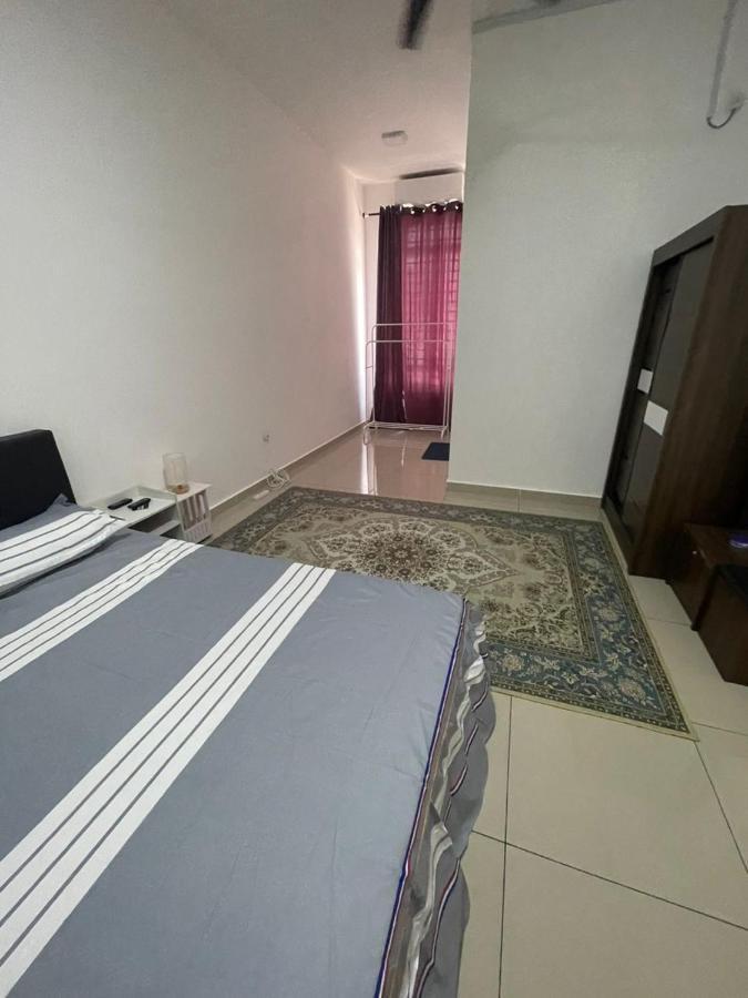 Safiyya Homestay Kluang Eksteriør billede